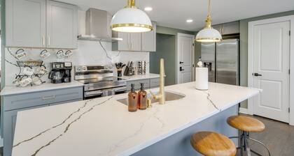 Family Friendly: Modern Apt in Fort Washington