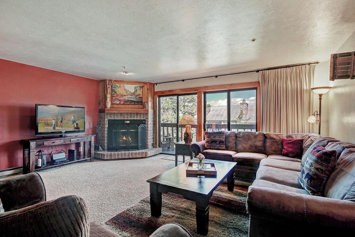 Condo, 2 Bedrooms | Living area