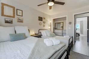 3 bedrooms, iron/ironing board, WiFi, bed sheets