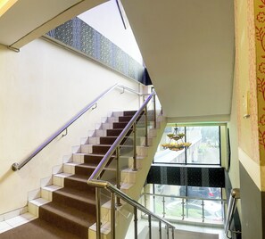 Chambre Standard Double ou avec lits jumeaux | Bureau, espace de travail pour ordinateur portable, rideaux occultants