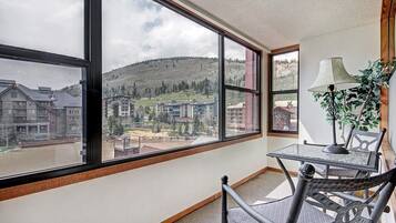 Condo, 2 habitaciones | Interior