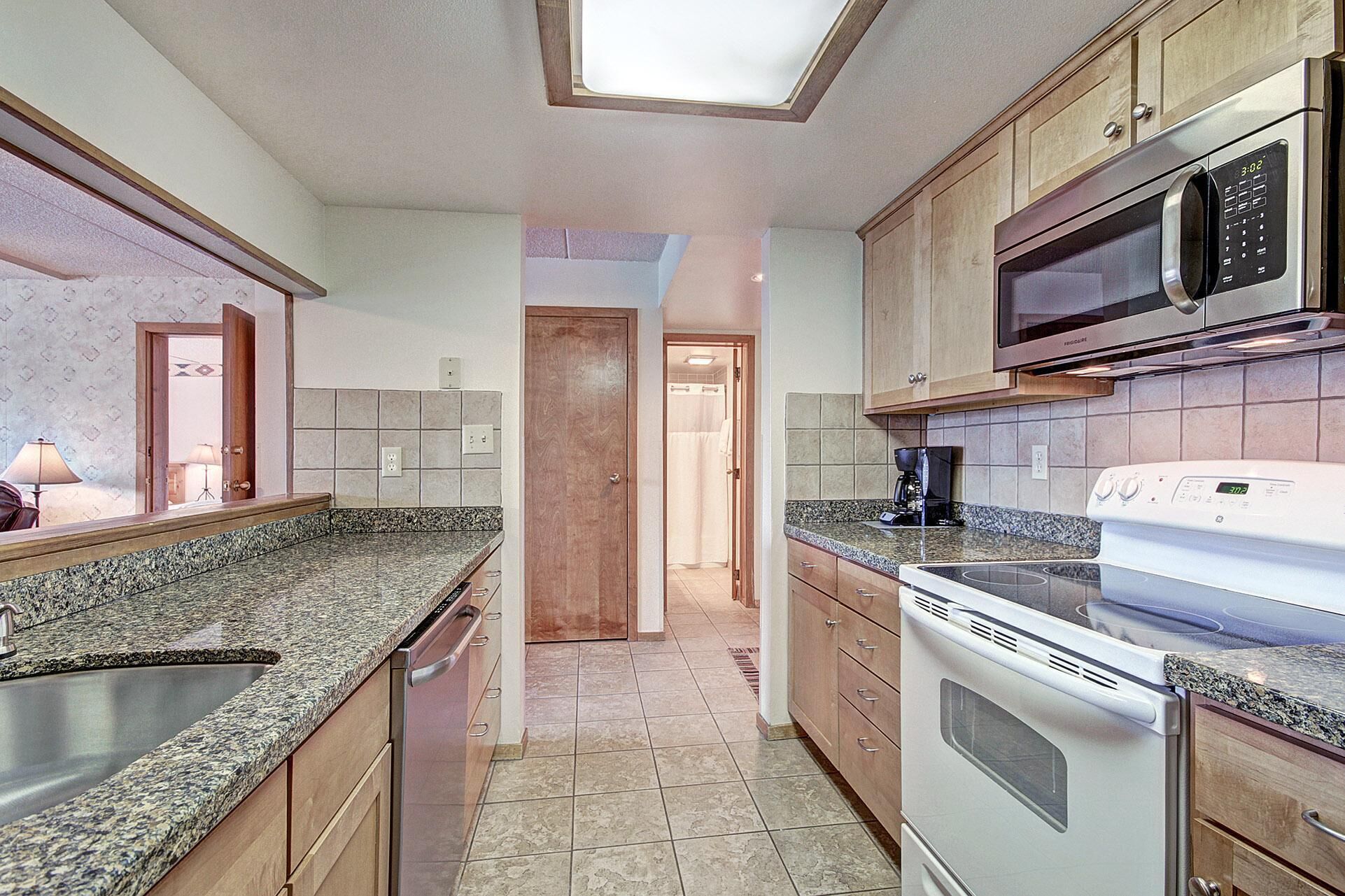 Condo, 1 Bedroom | Private kitchen