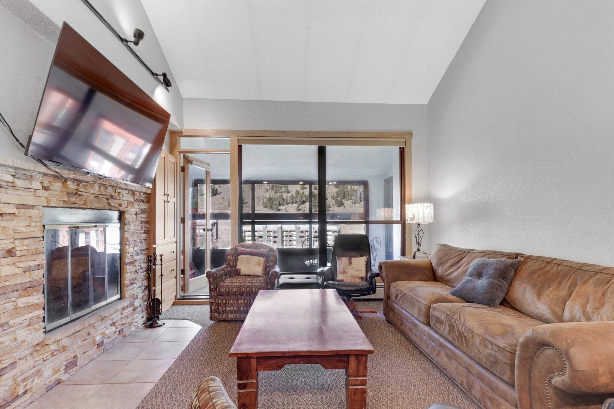 Condo, 2 quartos | Área de estar