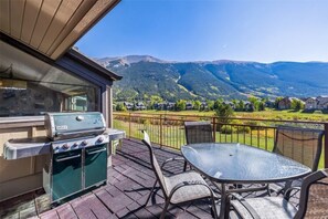 Apartment, 3 Schlafzimmer | Speisen im Freien