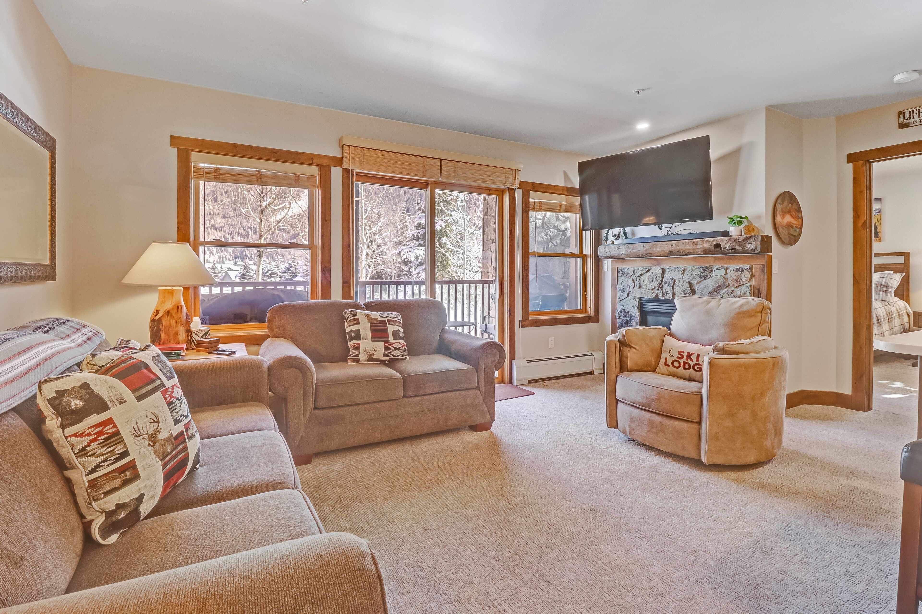 Condo, 2 Bedrooms | Living area