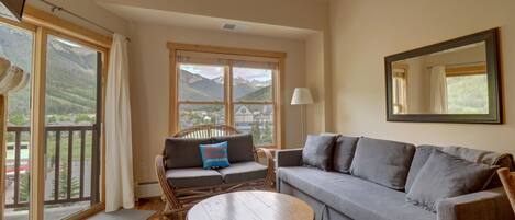 Condo, 2 Bedrooms | Living area