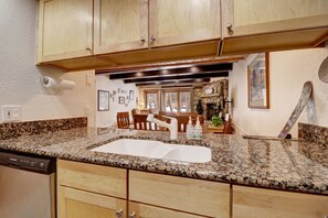 Condo, 2 Bedrooms | Interior