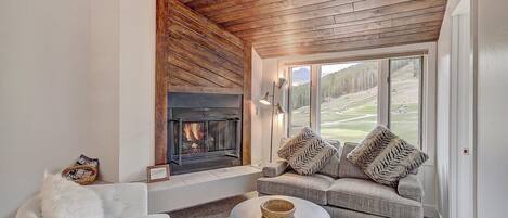 Condo, 4 Bedrooms | Interior