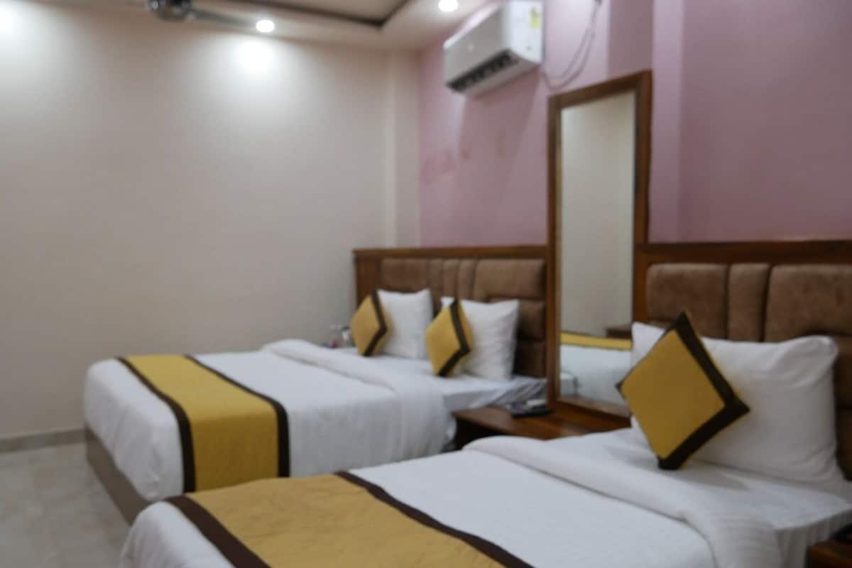 Family Room | 1 bedroom, free WiFi