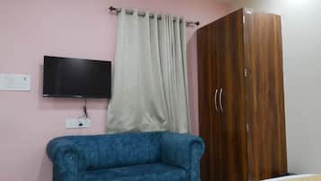 Deluxe Room | 1 bedroom, free WiFi
