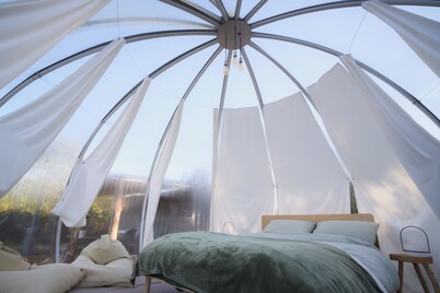 Off-Grid Stargazing Retreat – Unique Bubble Glamping