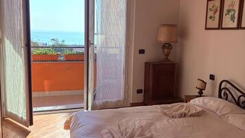 1 chambre, fer et planche Ă repasser, Wi-Fi, draps fournis