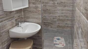 Articles de toilette gratuits, sĂšche-cheveux, peignoirs