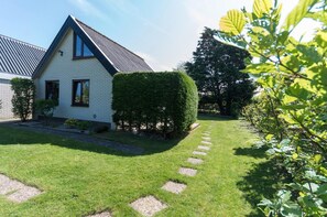 Classic House, 2 Bedrooms | Exterior - Bungalow in North Holland Coast (Sint Maartensvlotbrug)