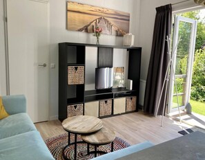 Classic House, 2 Bedrooms | Living room