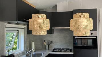 Classic House, 2 Bedrooms | Private kitchen | Fridge, microwave, oven, stovetop