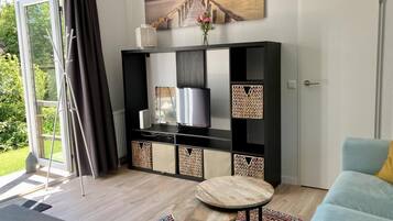 Classic House, 2 Bedrooms | Living room