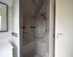 Bathroom - Holiday Retreat, Near Forest (Sint Maartensvlotbrug)