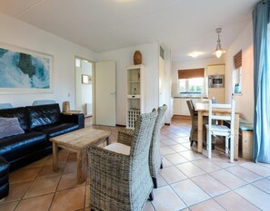 Classic House, 3 Bedrooms | Ruang tamu