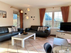 Romantisch huis, 3 slaapkamers | Privékeuken | Een koelkast, een microgolfoven, een kookplaat, een vaatwasser