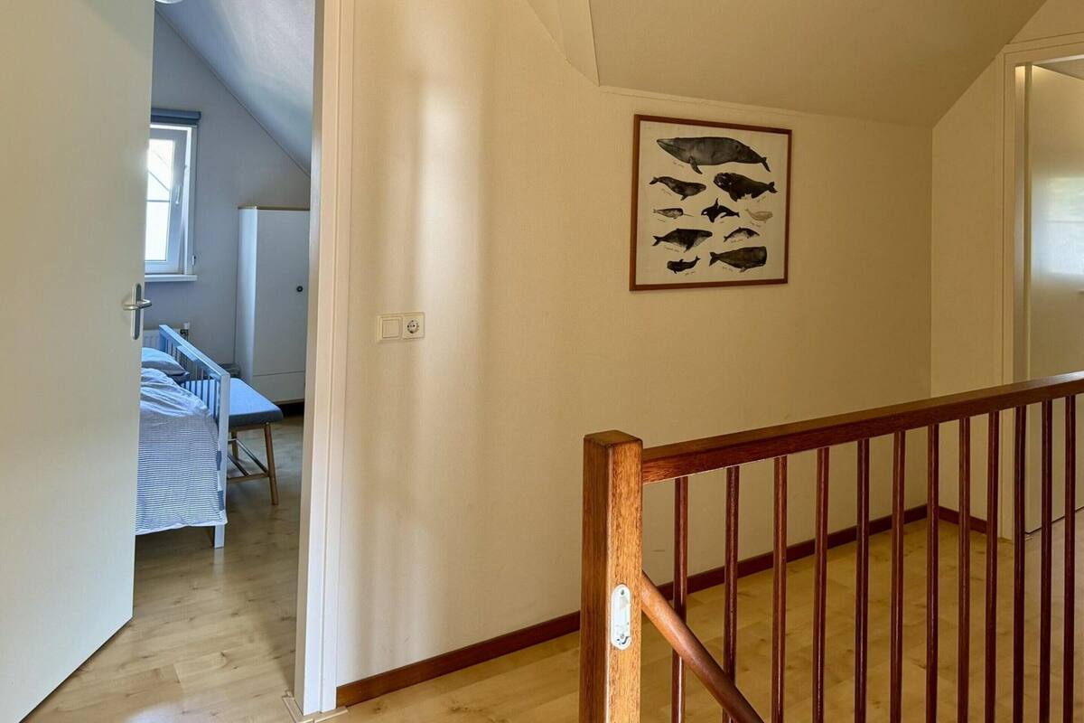 22 habitaciones, muebles diferentes y tabla de planchar con plancha