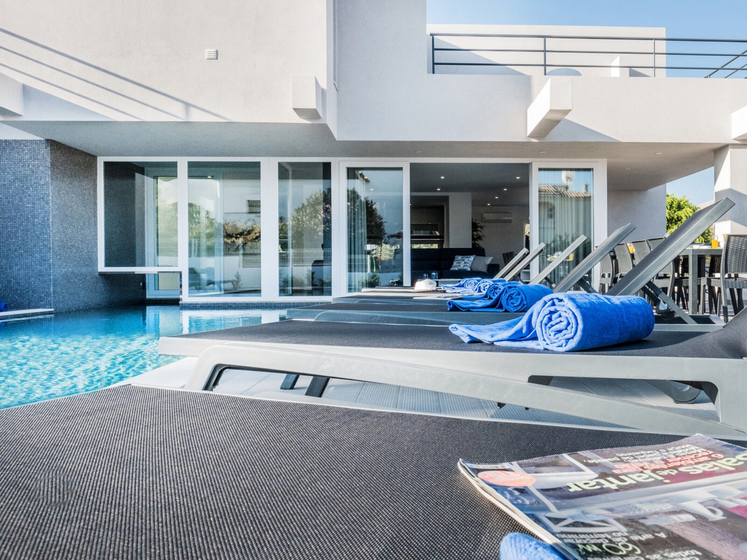 Comfort Villa, 6 Bedrooms | Pool | Indoor pool, outdoor pool