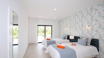 Classic Villa, Multiple Bedrooms | 17 bedrooms, iron/ironing board