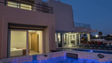 Comfort Villa, 6 Bedrooms | Pool | Indoor pool, outdoor pool
