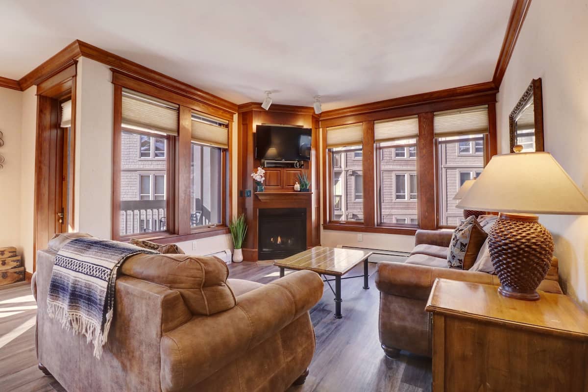 Condo, 2 Bedrooms | Living area