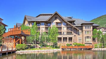 Condo, 2 Bedrooms | Exterior