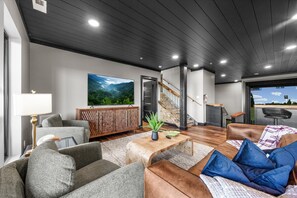 スマートテレビ、暖炉