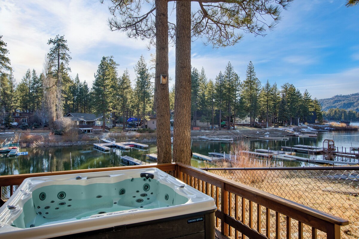Waterfront Cabin w/ Hot Tub, Private Dock & Firepit | Lakeside on Lagunita
