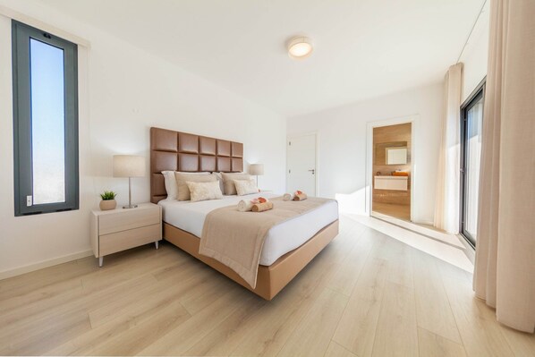 3 bedrooms, iron/ironing board