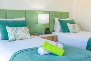 15 bedrooms, iron/ironing board - Cozy Villa, Private Pool (Albufeira)