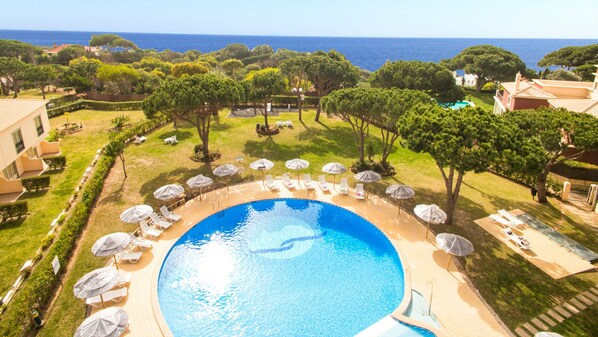 Appartement Classique, 2 chambres | Piscine