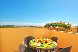 Appartement Classique, 2 chambres | Balcon