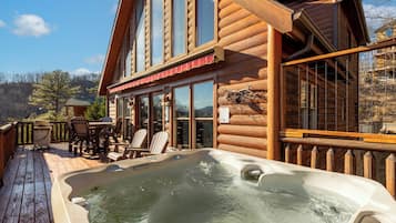 Bañera de hidromasaje privada