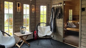 Ferienhaus, 2 Schlafzimmer, Balkon, Gartenblick | Innenbereich