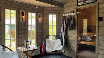 Rumah, 2 kamar tidur, balkon, pemandangan kebun | Interior
