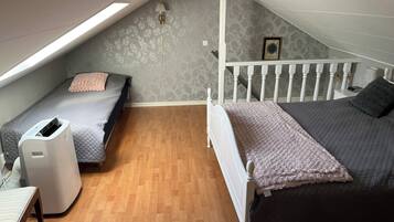 House, 2 Bedrooms, Balcony, Garden View | 2 bilik tidur