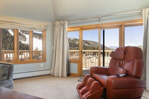 Condo, 3 Bedrooms | Interior