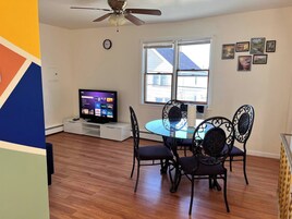 Apartamento, 3 quartos | Sala de jantar