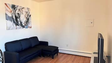 Apartment, 3 Bedrooms | Living room