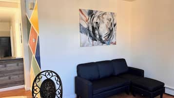 Apartment, 3 Bedrooms | Living room