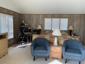 4 bedrooms, iron/ironing board, free WiFi