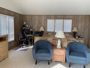 4 bedrooms, iron/ironing board, free WiFi