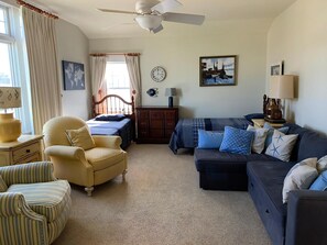 4 bedrooms, iron/ironing board, free WiFi
