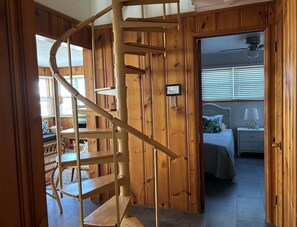 4 bedrooms, iron/ironing board, free WiFi