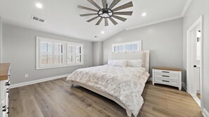 6 dormitorios, tabla de planchar con plancha, wifi gratis