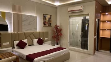 Double or Twin Room, Balcony | Premium bedding, down comforters, memory foam beds, minibar